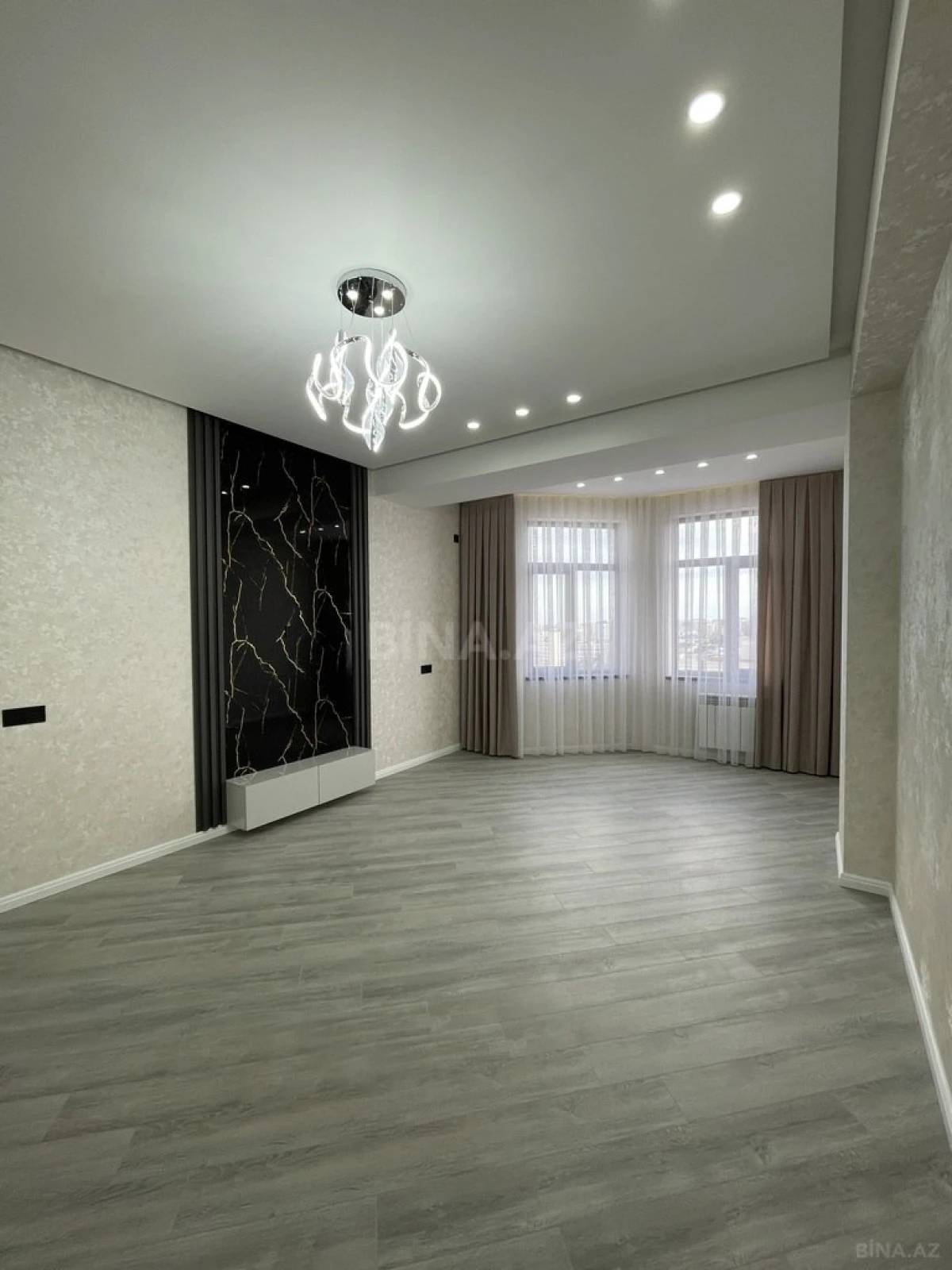 Satılır 2 otaqlı mənzil 67 m²