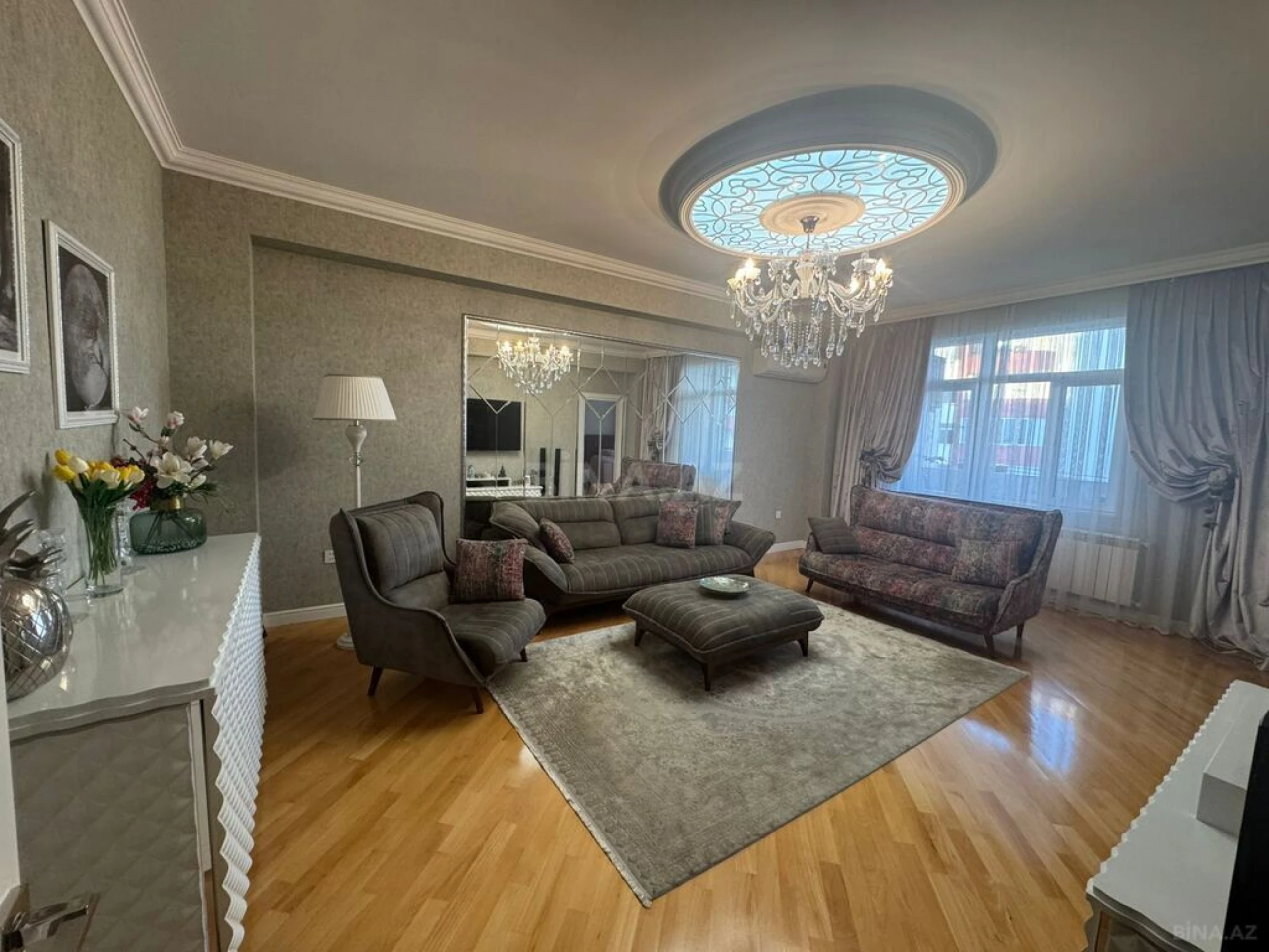 Satılır 4 otaqlı mənzil 105 m²