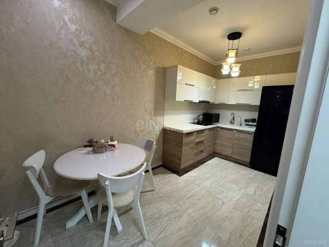 Satılır 4 otaqlı mənzil 105 m²