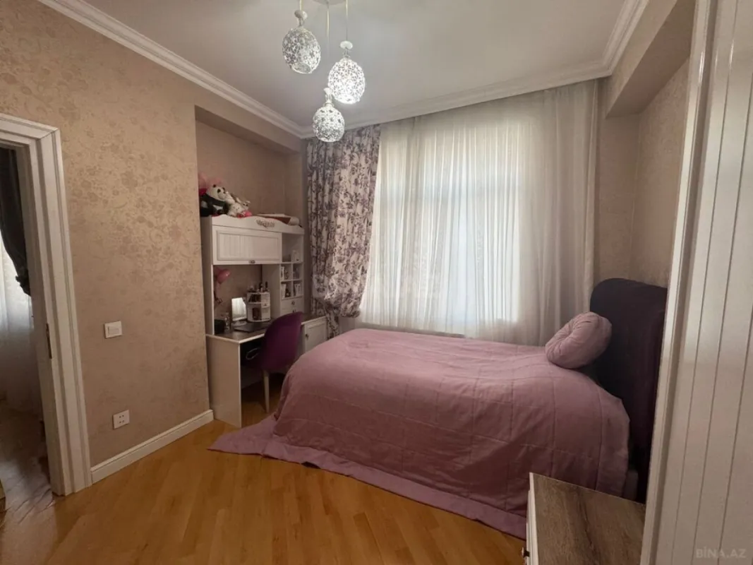 Satılır 4 otaqlı mənzil 105 m²
