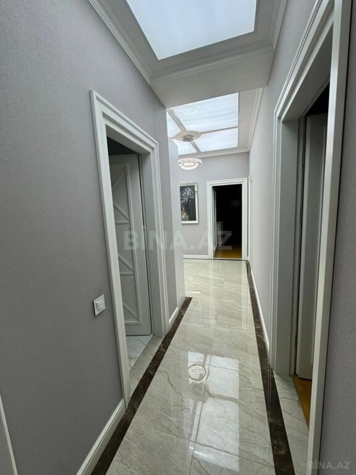 Satılır 4 otaqlı mənzil 105 m²