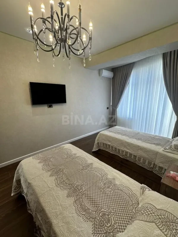 Kirayə verilir 3 otaqlı mənzil 120 m²