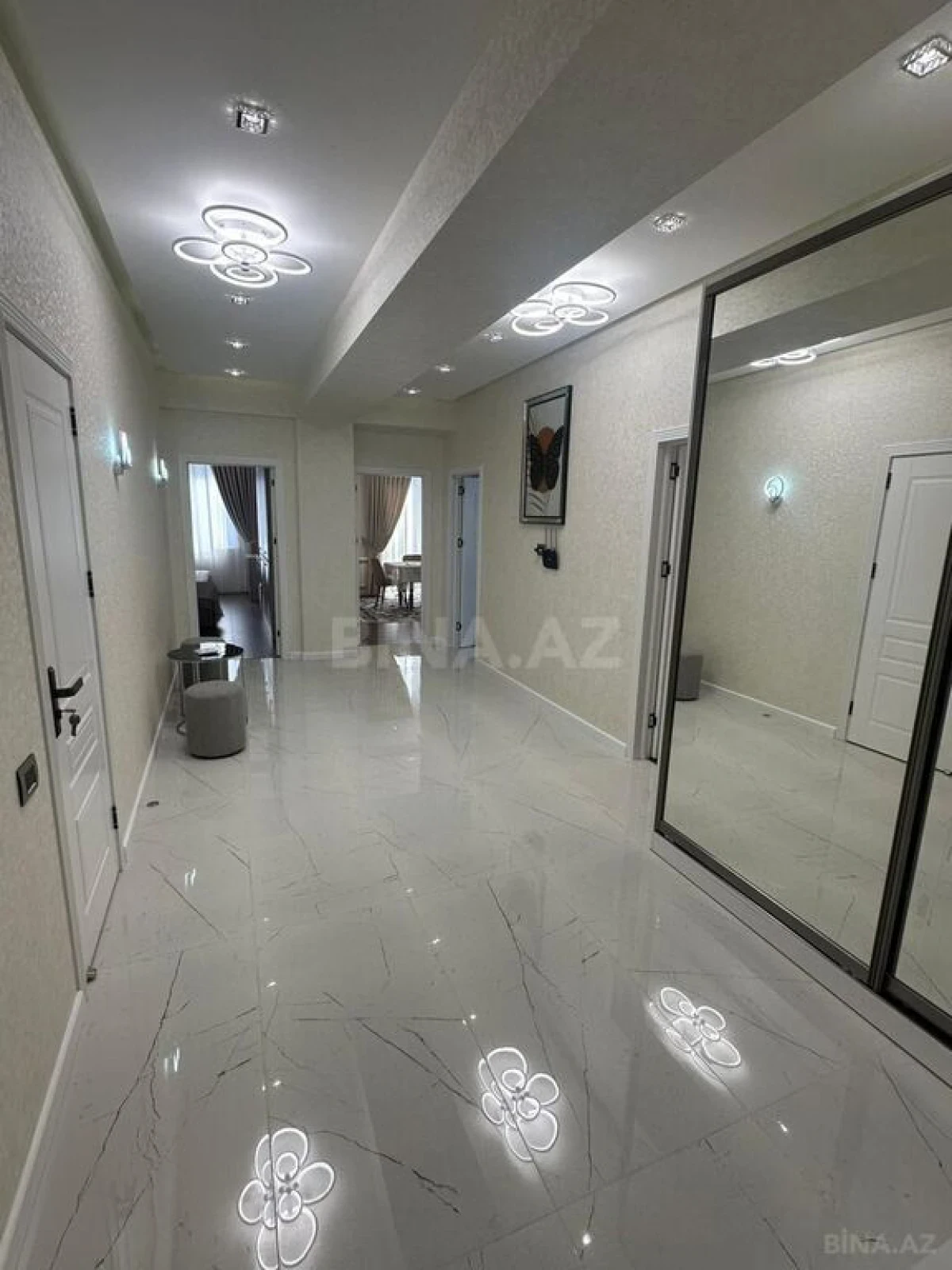 Kirayə verilir 3 otaqlı mənzil 120 m²