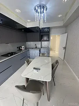 Kirayə verilir 3 otaqlı mənzil 120 m²