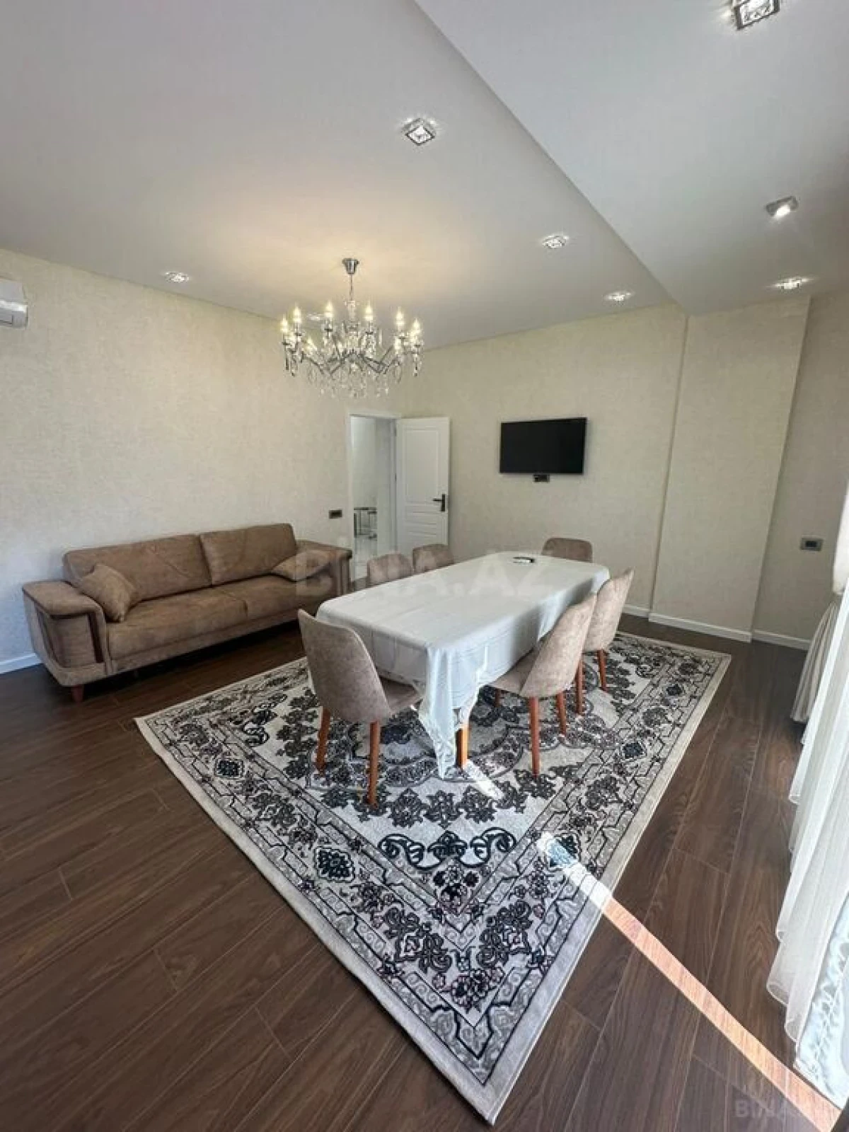 Kirayə verilir 3 otaqlı mənzil 120 m²