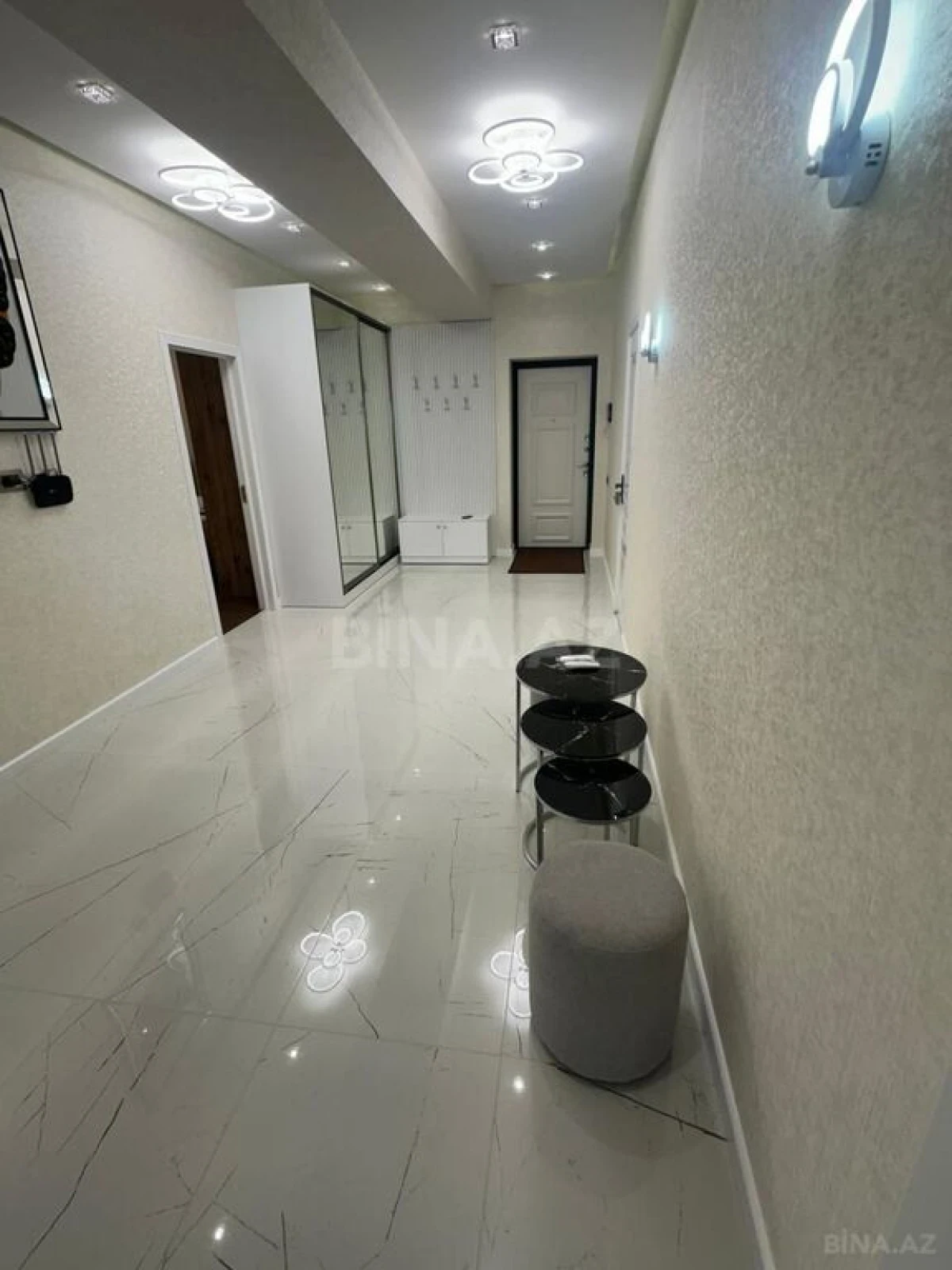 Kirayə verilir 3 otaqlı mənzil 120 m²