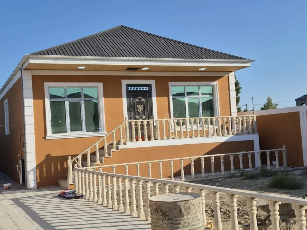 Satılır 4 otaqlı həyət evi 130 m²