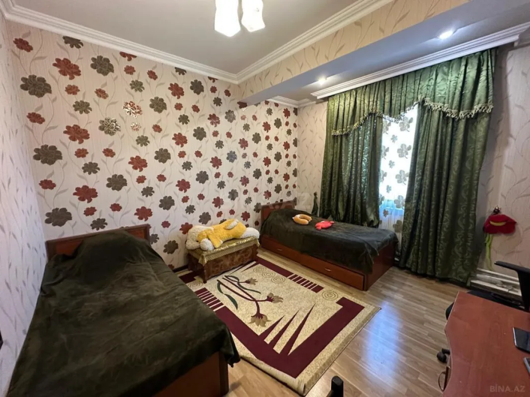 Satılır 3 otaqlı mənzil 150 m²