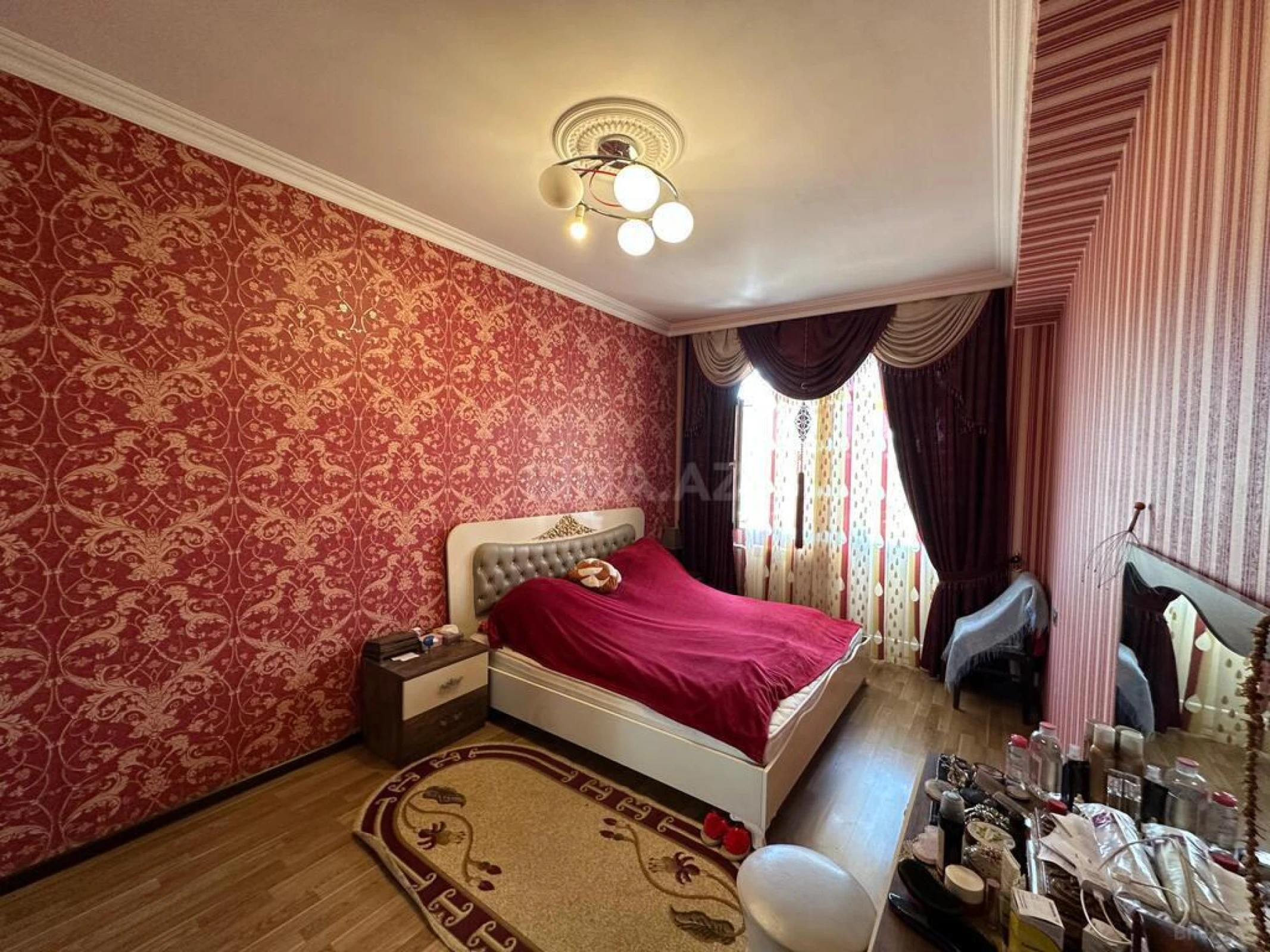 Satılır 3 otaqlı mənzil 150 m²
