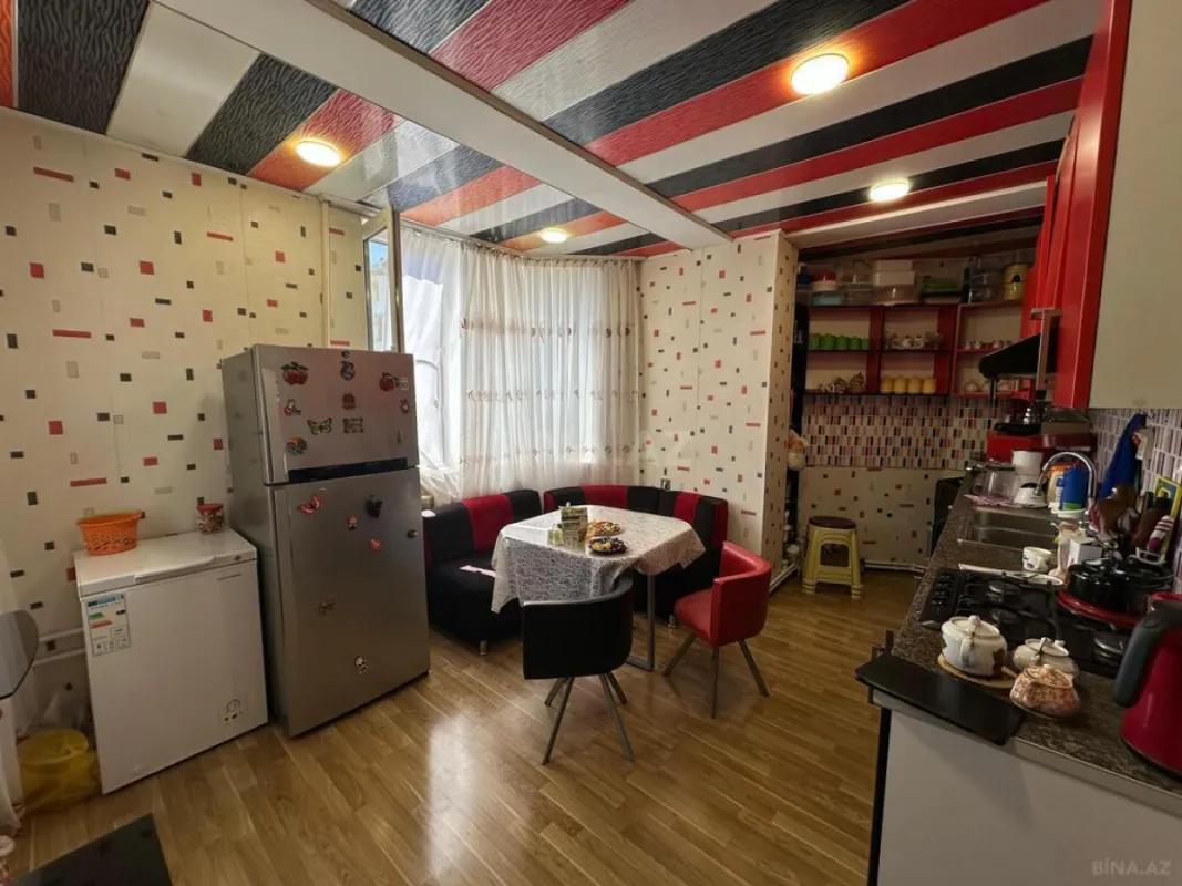 Satılır 3 otaqlı mənzil 150 m²