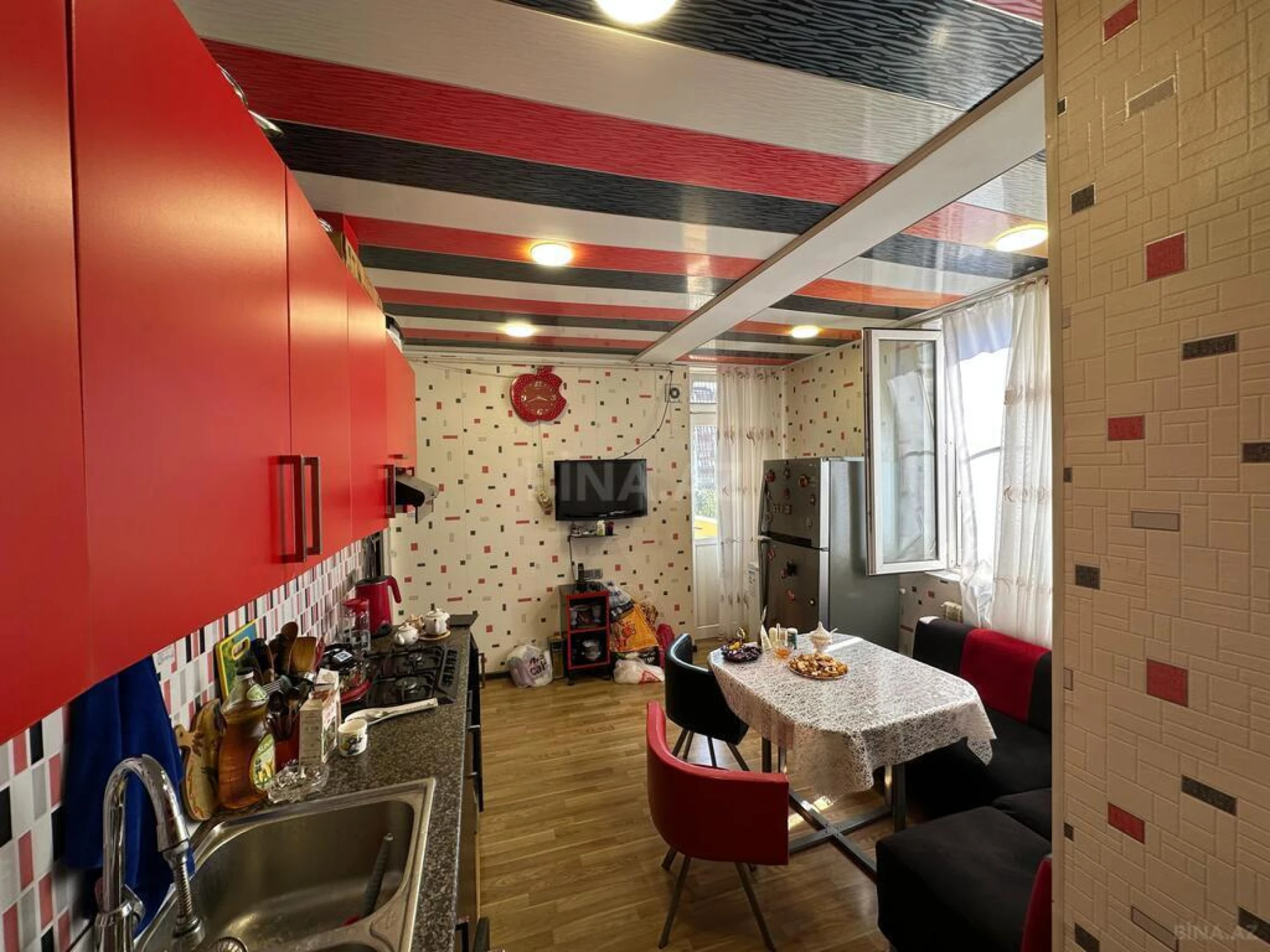 Satılır 3 otaqlı mənzil 150 m²