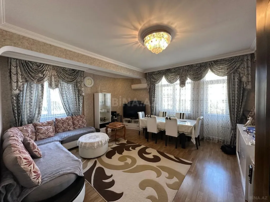 Satılır 3 otaqlı mənzil 150 m²