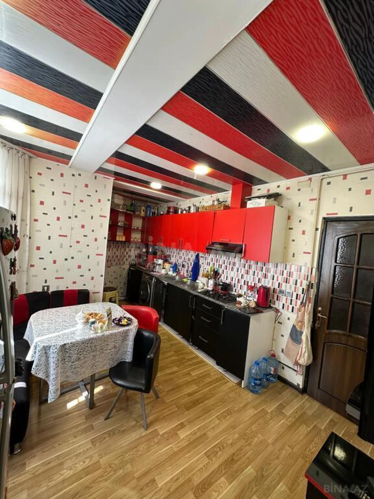 Satılır 3 otaqlı mənzil 150 m²