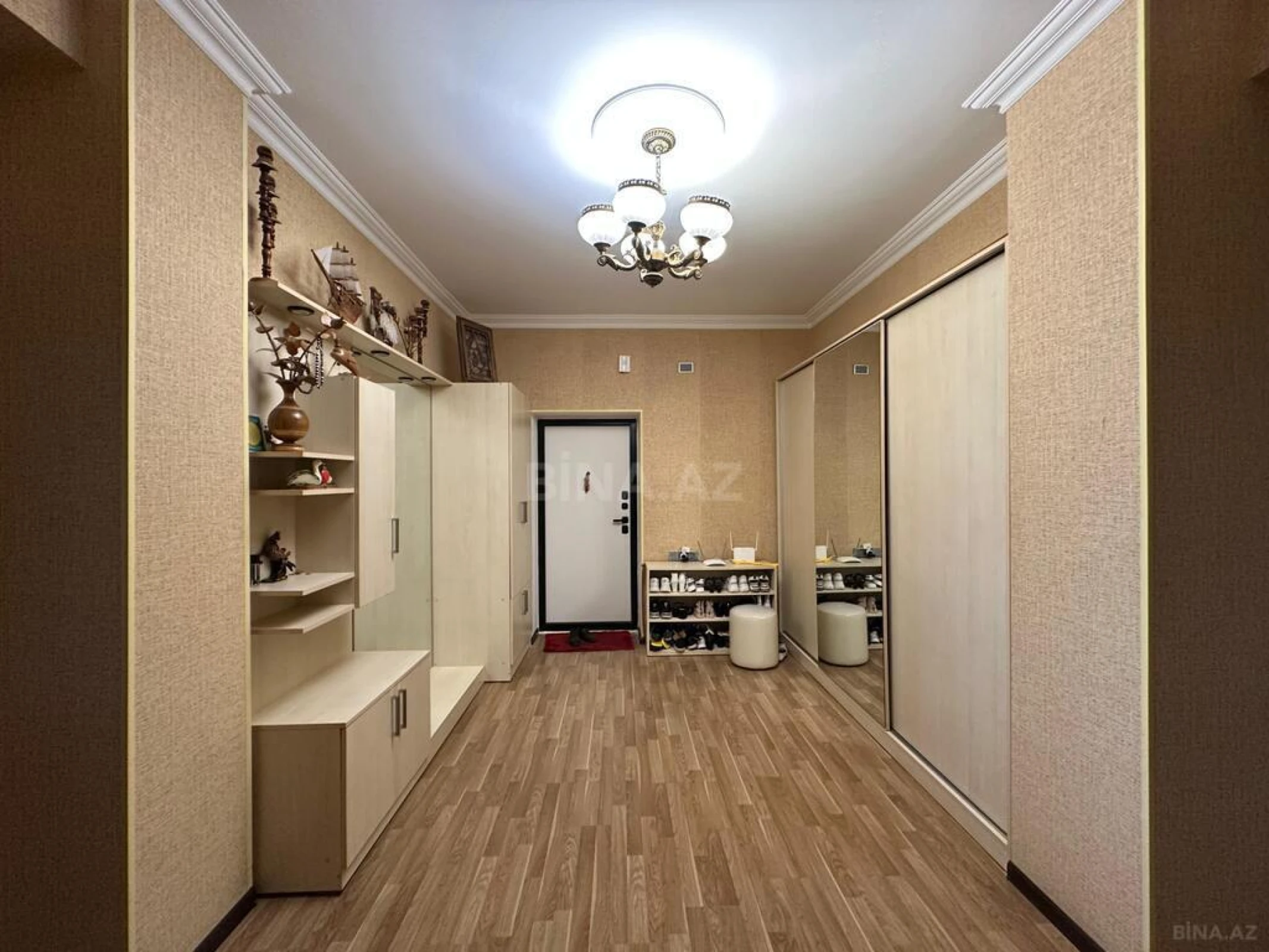 Satılır 3 otaqlı mənzil 150 m²