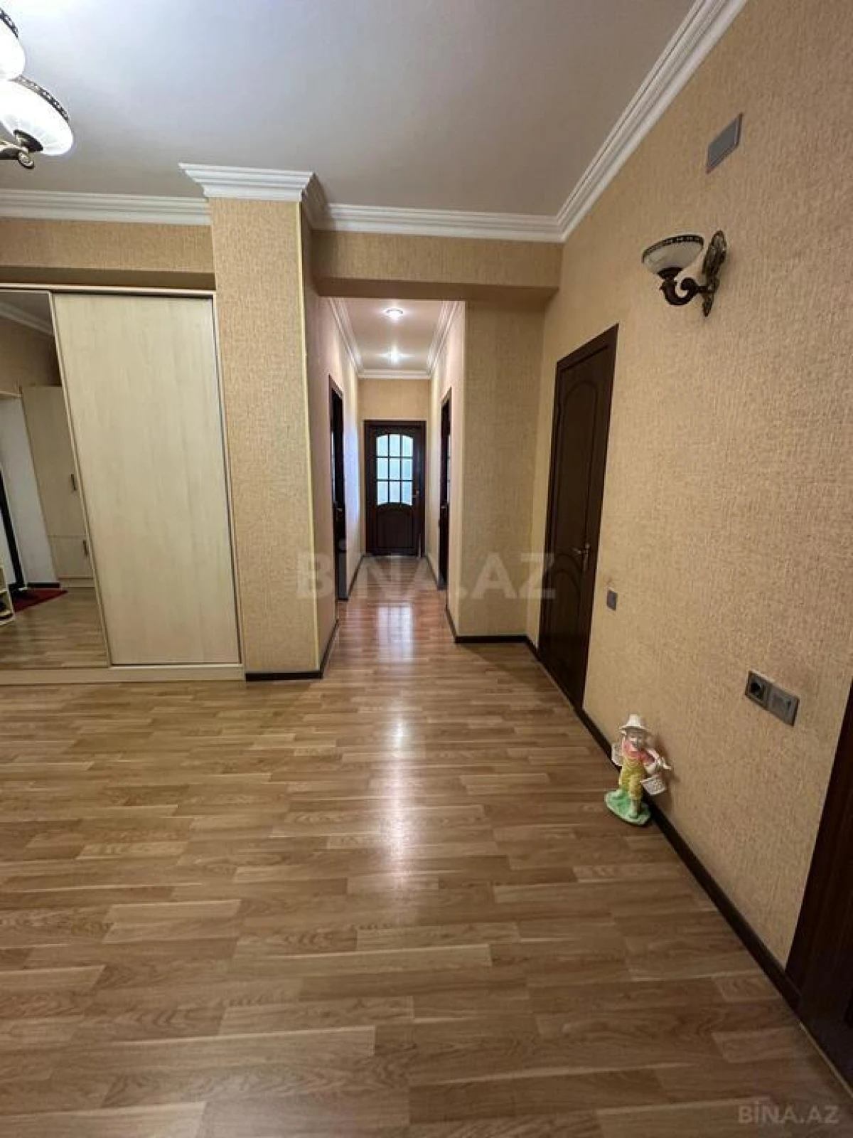 Satılır 3 otaqlı mənzil 150 m²