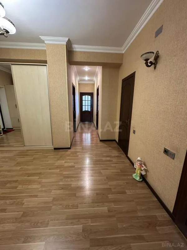 Satılır 3 otaqlı mənzil 150 m²