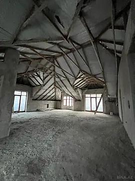 Satılır 10 otaqlı həyət evi 800 m²