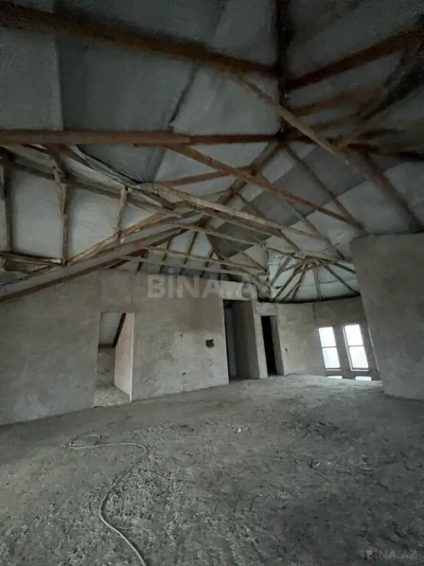 Satılır 10 otaqlı həyət evi 800 m²