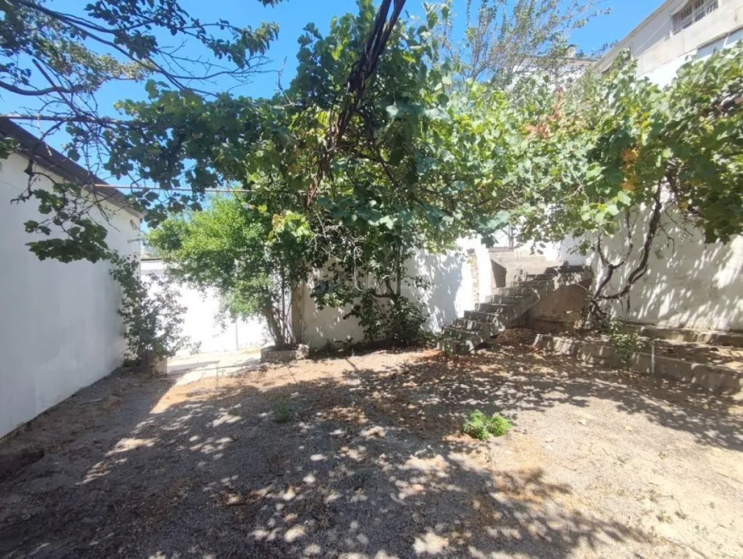 Satılır obyekt 600 m²