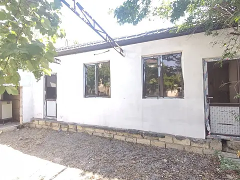 Satılır obyekt 600 m²