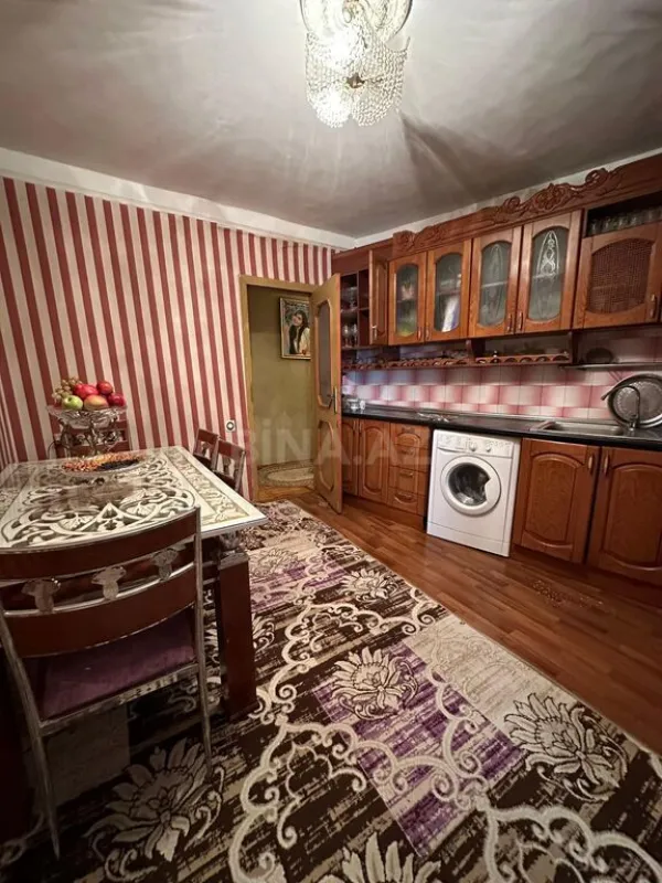 Satılır 4 otaqlı mənzil 110 m²