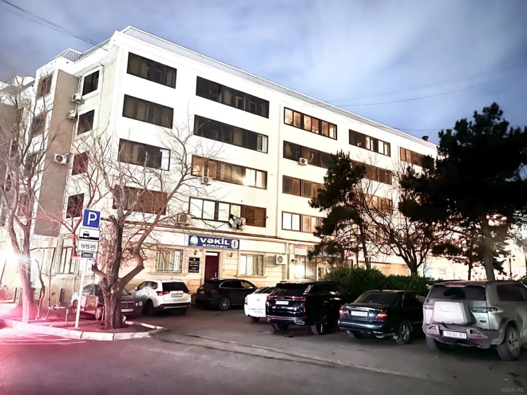Satılır 4 otaqlı mənzil 110 m²