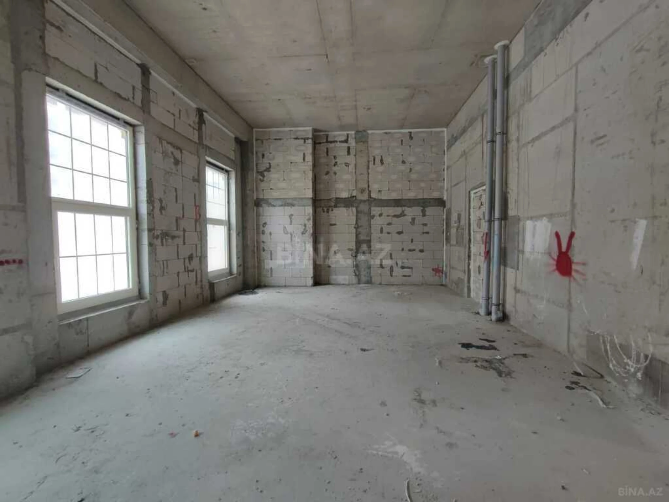 Satılır 3 otaqlı ofis 93 m²