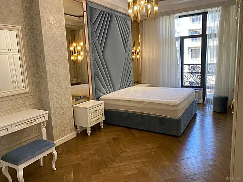 Kirayə verilir 3 otaqlı mənzil 160 m²