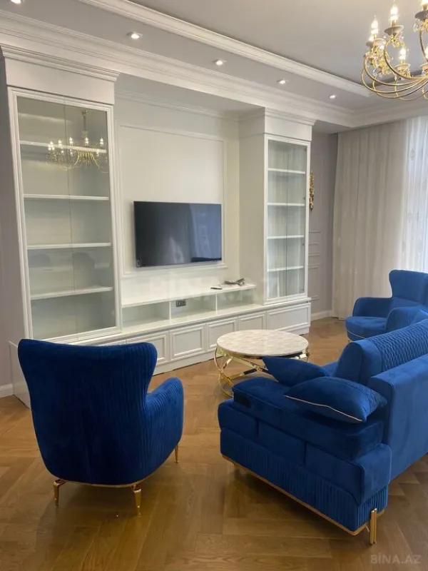 Kirayə verilir 3 otaqlı mənzil 160 m²