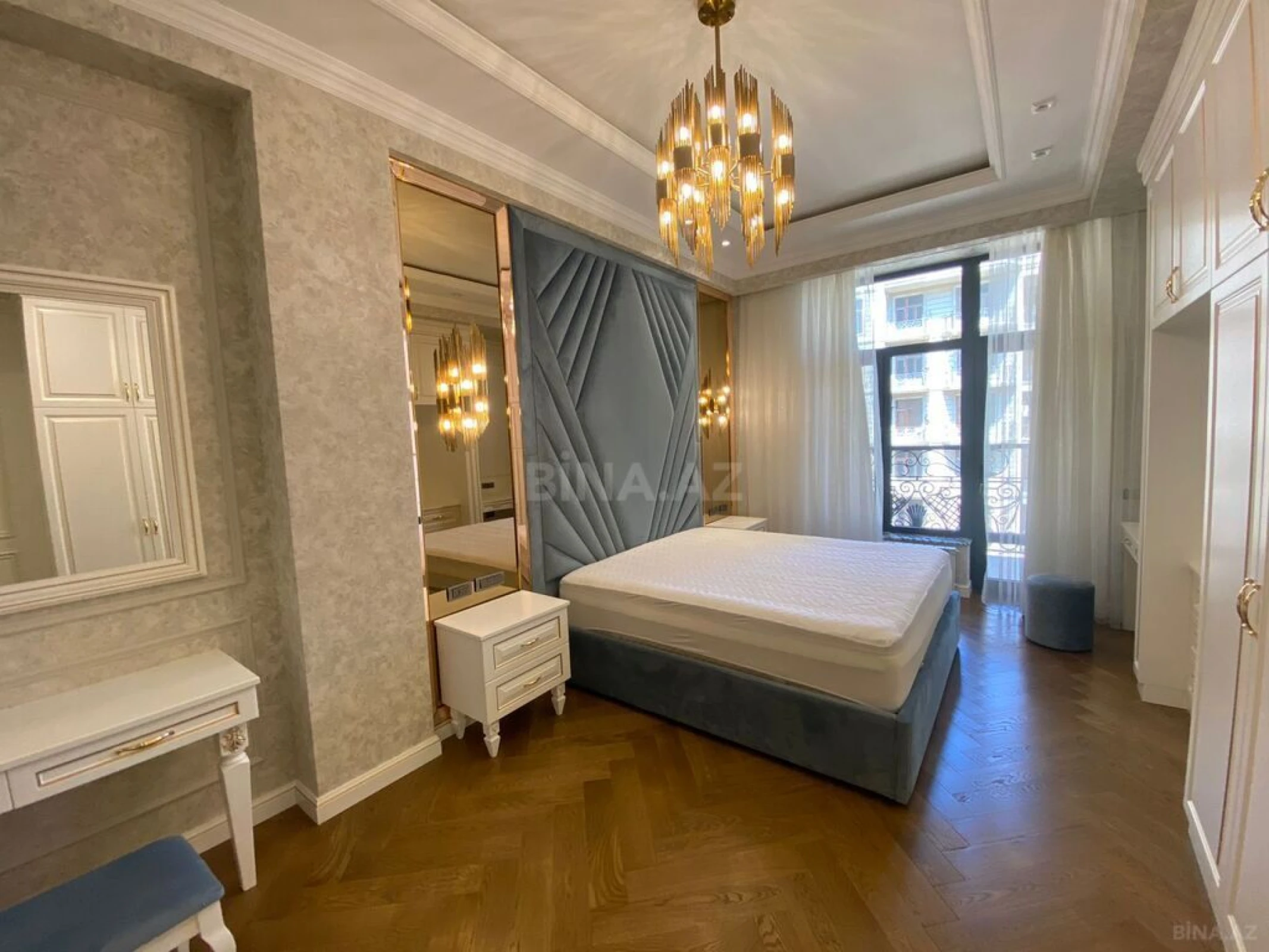 Kirayə verilir 3 otaqlı mənzil 160 m²