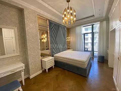 Kirayə verilir 3 otaqlı mənzil 160 m²