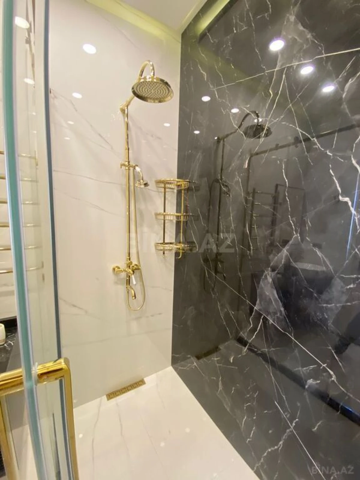 Kirayə verilir 3 otaqlı mənzil 160 m²