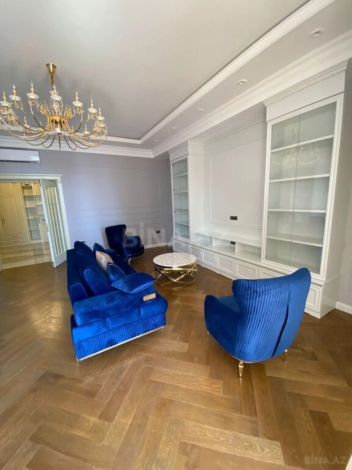 Kirayə verilir 3 otaqlı mənzil 160 m²