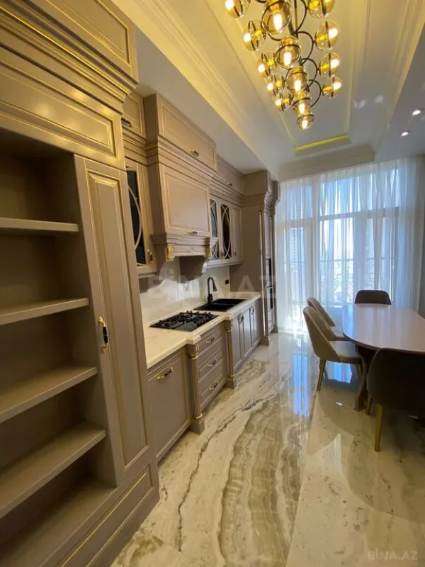 Kirayə verilir 3 otaqlı mənzil 160 m²