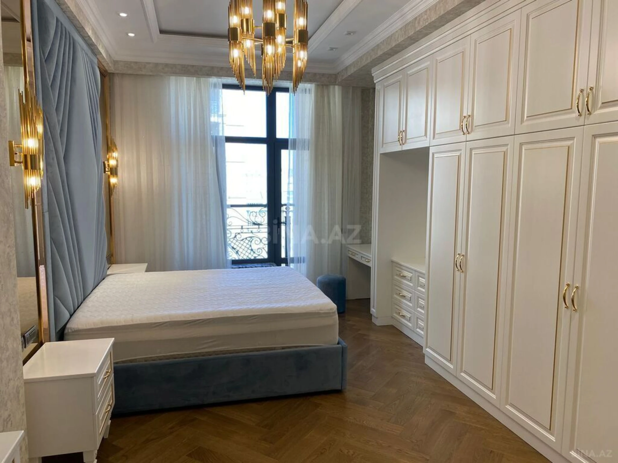Kirayə verilir 3 otaqlı mənzil 160 m²