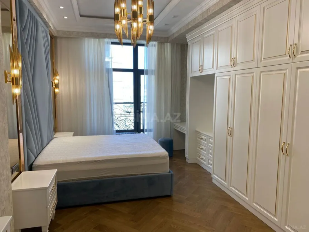 Kirayə verilir 3 otaqlı mənzil 160 m²