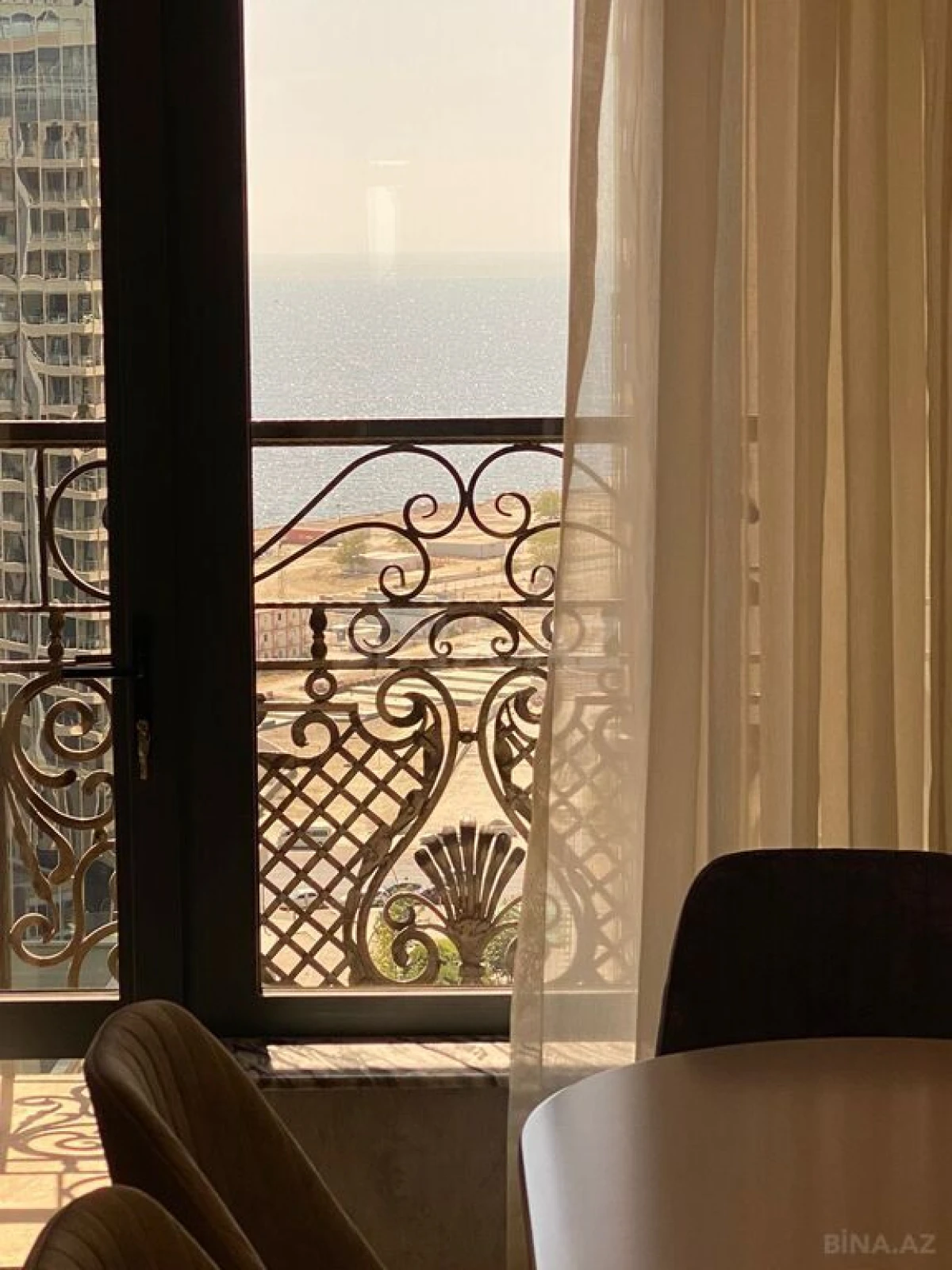 Kirayə verilir 3 otaqlı mənzil 160 m²