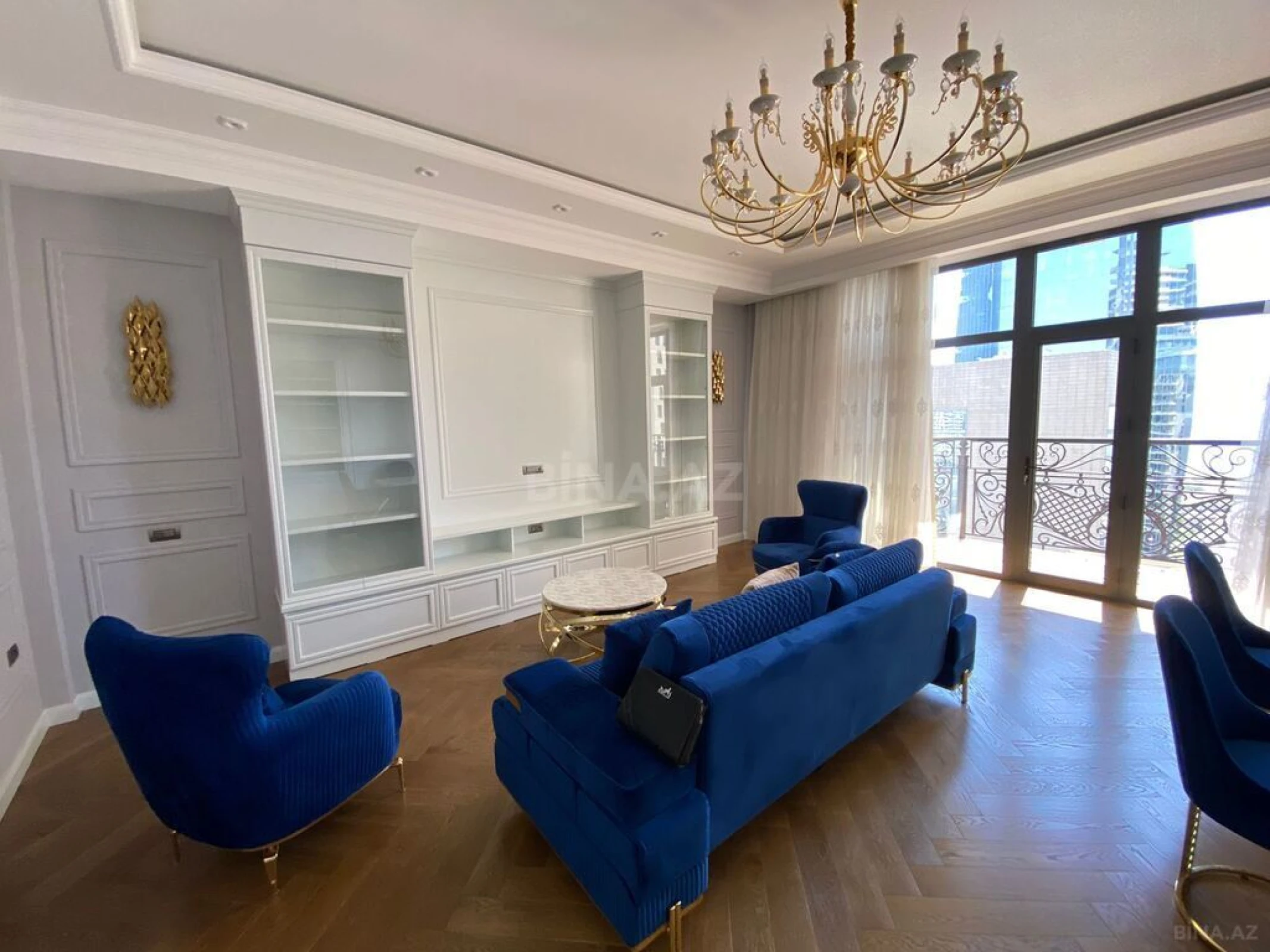 Kirayə verilir 3 otaqlı mənzil 160 m²