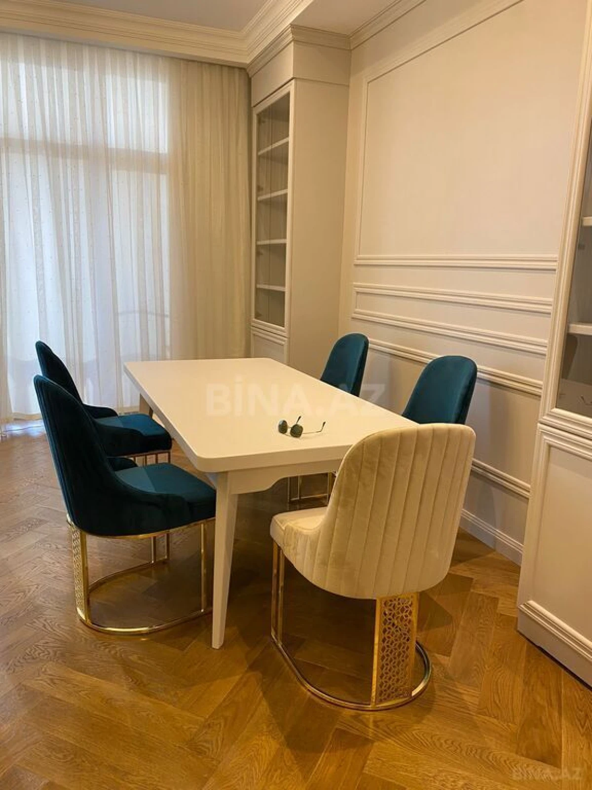 Kirayə verilir 3 otaqlı mənzil 160 m²