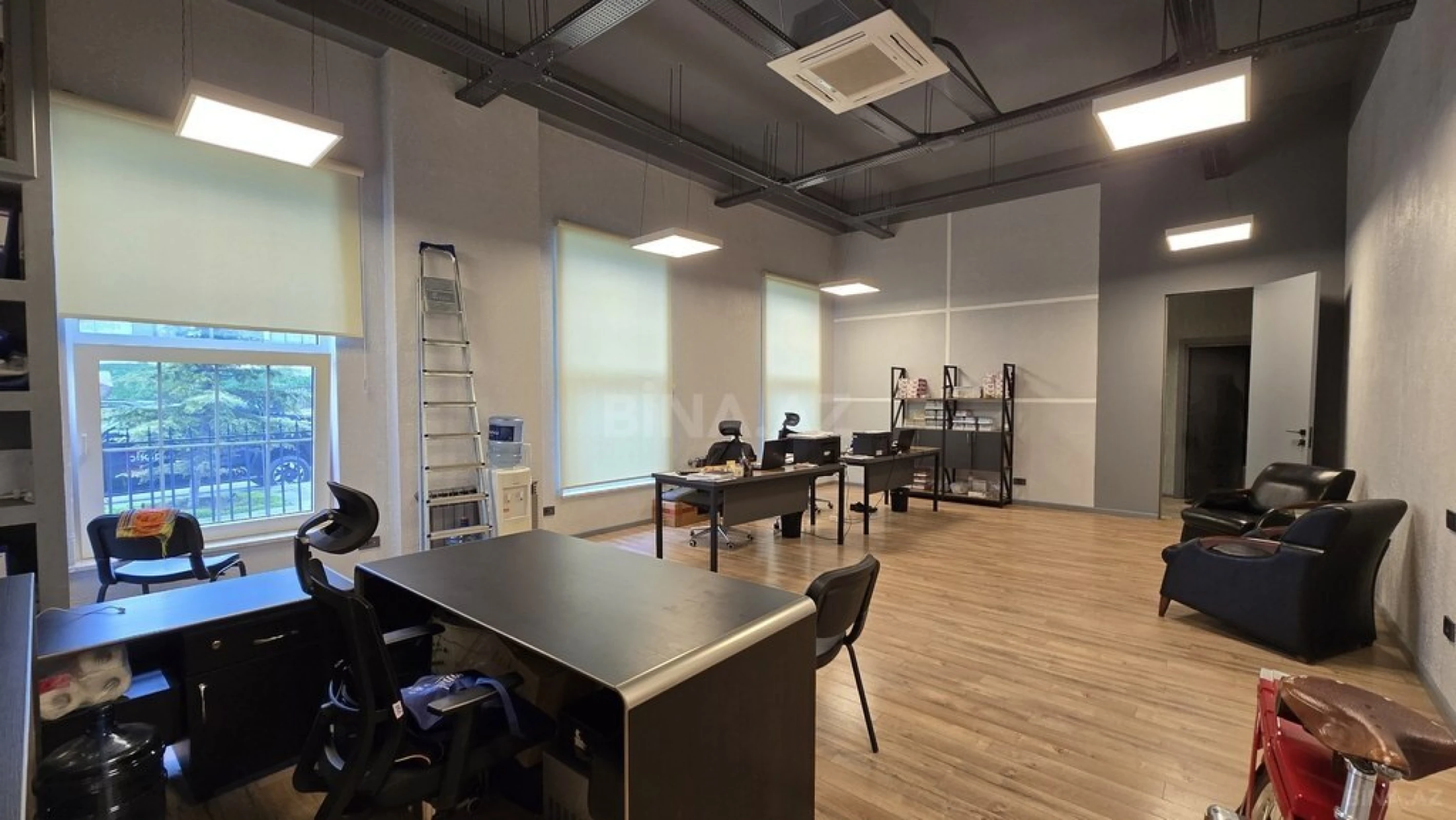 Satılır 3 otaqlı ofis 88 m²