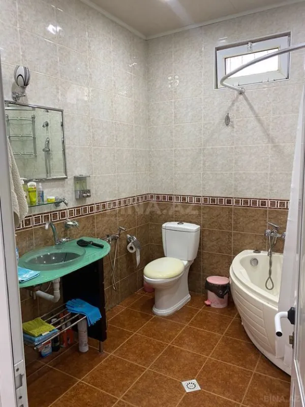 Kirayə verilir 6 otaqlı həyət evi 280 m²