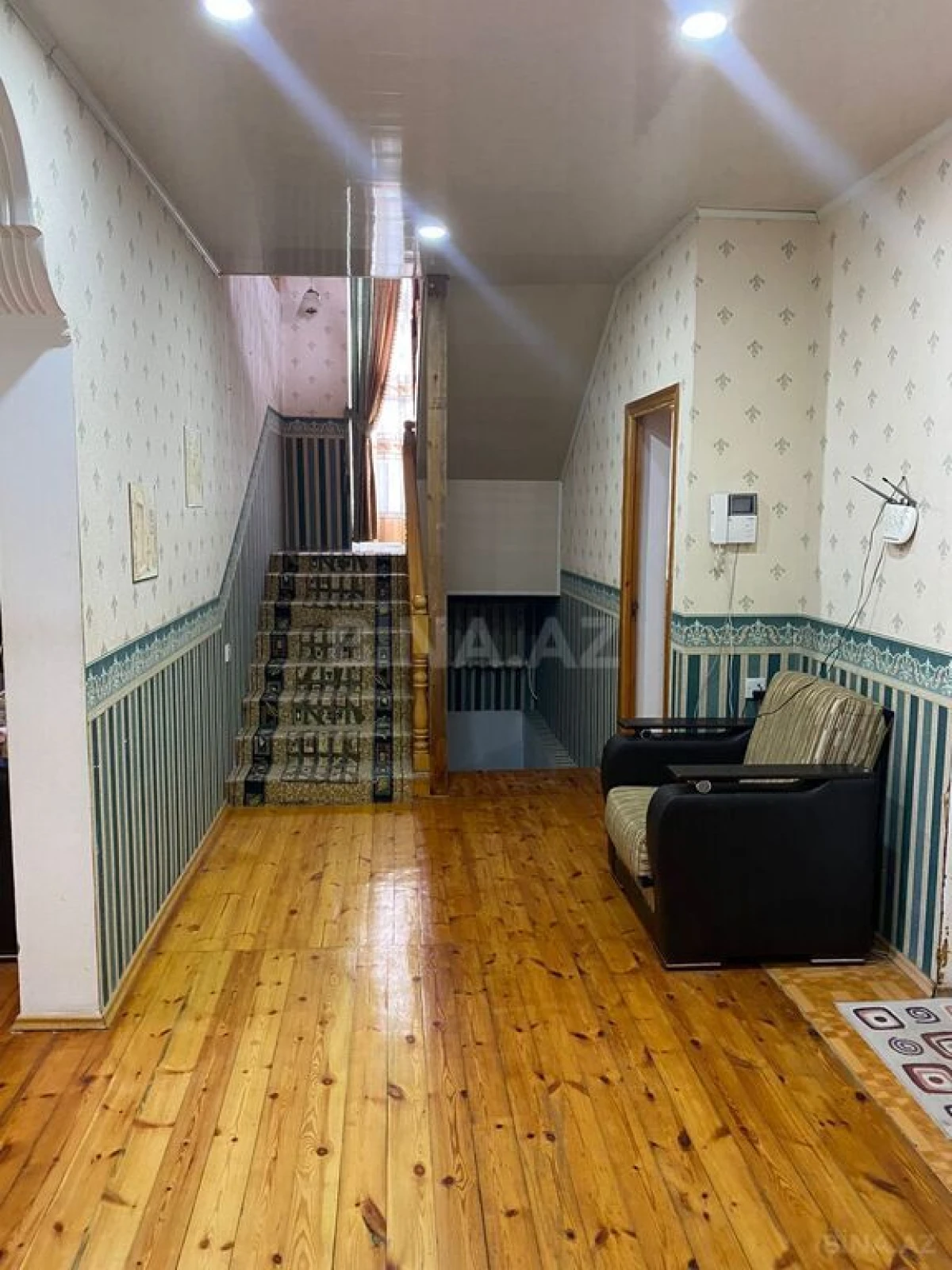 Kirayə verilir 6 otaqlı həyət evi 280 m²