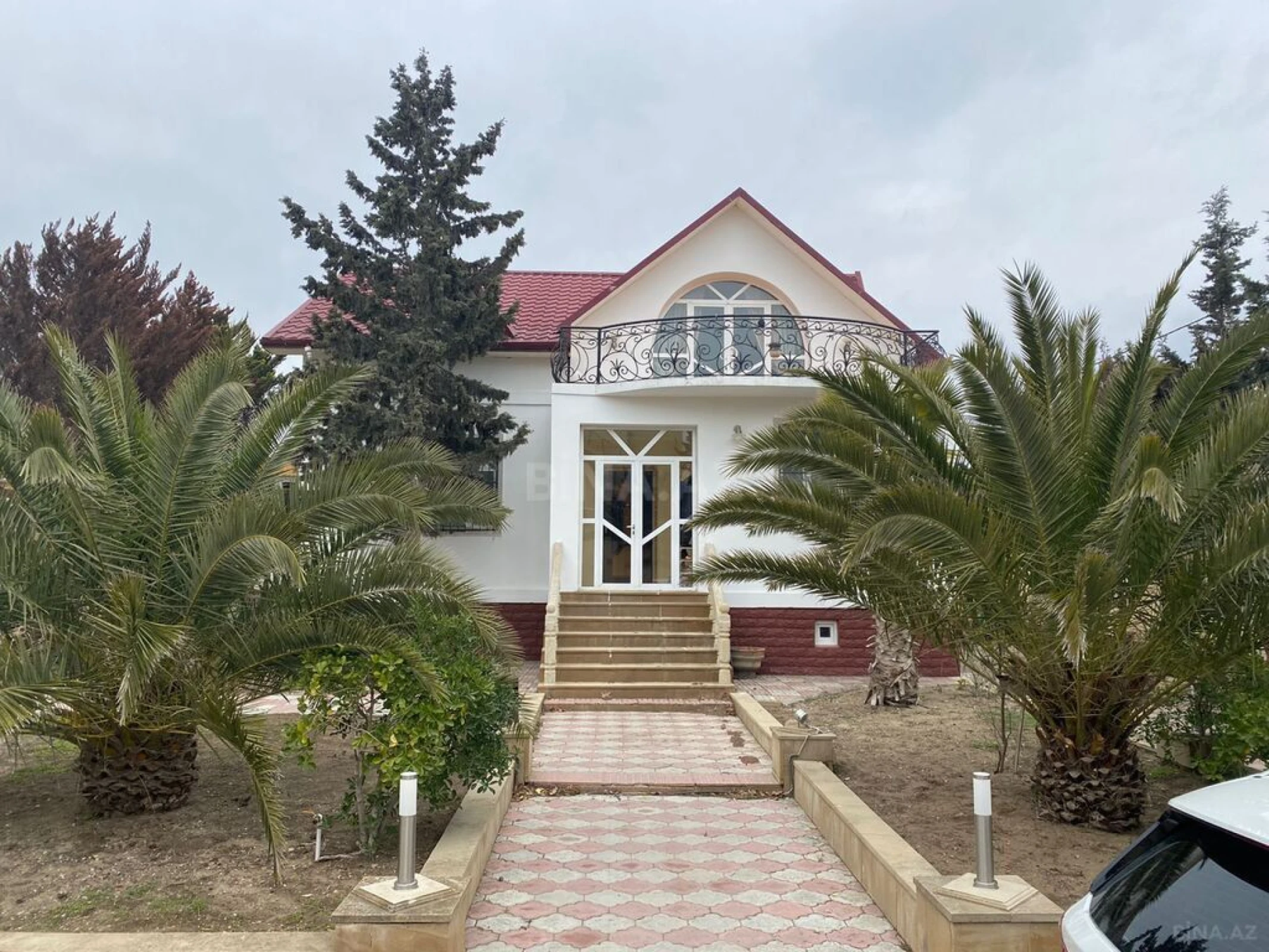 Kirayə verilir 6 otaqlı həyət evi 280 m²