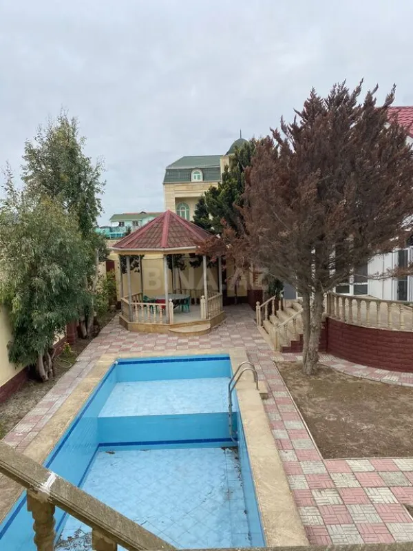 Kirayə verilir 6 otaqlı həyət evi 280 m²