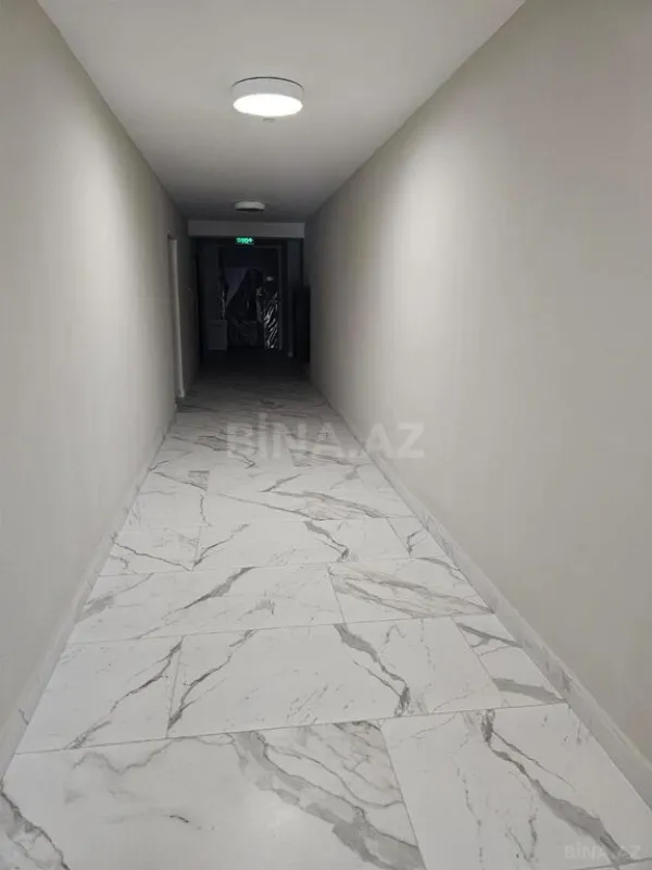 Satılır 5 otaqlı mənzil 303 m²