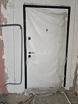 Satılır 5 otaqlı mənzil 303 m²