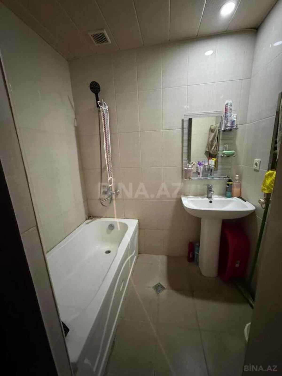 Satılır 2 otaqlı mənzil 57 m²