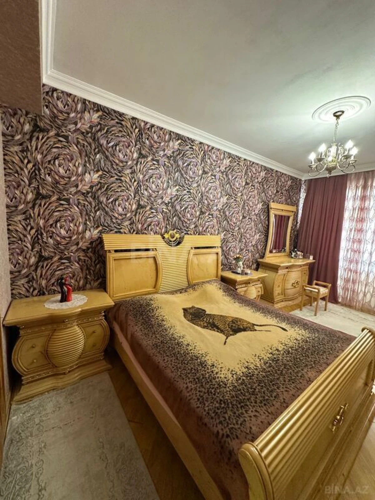 Satılır 4 otaqlı mənzil 126 m²