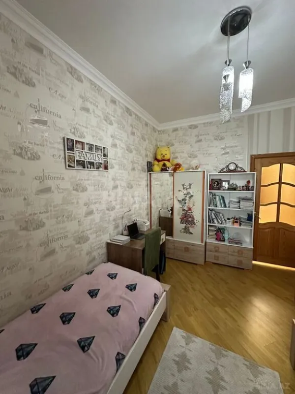 Satılır 4 otaqlı mənzil 126 m²