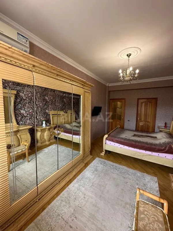 Satılır 4 otaqlı mənzil 126 m²